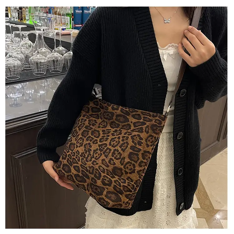 Leopard Print Large Shoulder Bag Women 2024 — feature 16