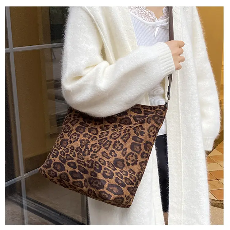 Leopard Print Large Shoulder Bag Women 2024 — feature 8