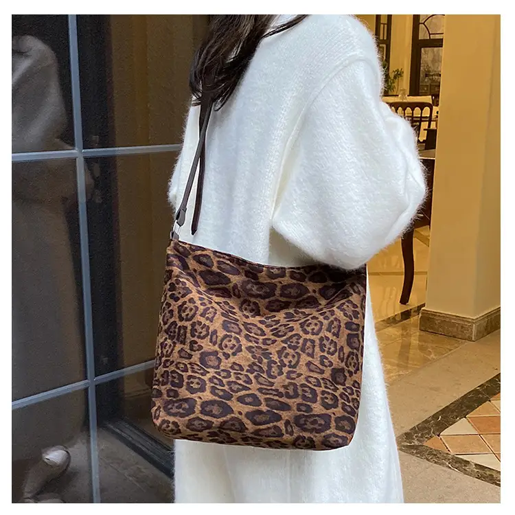 Leopard Print Large Shoulder Bag Women 2024 — feature 9