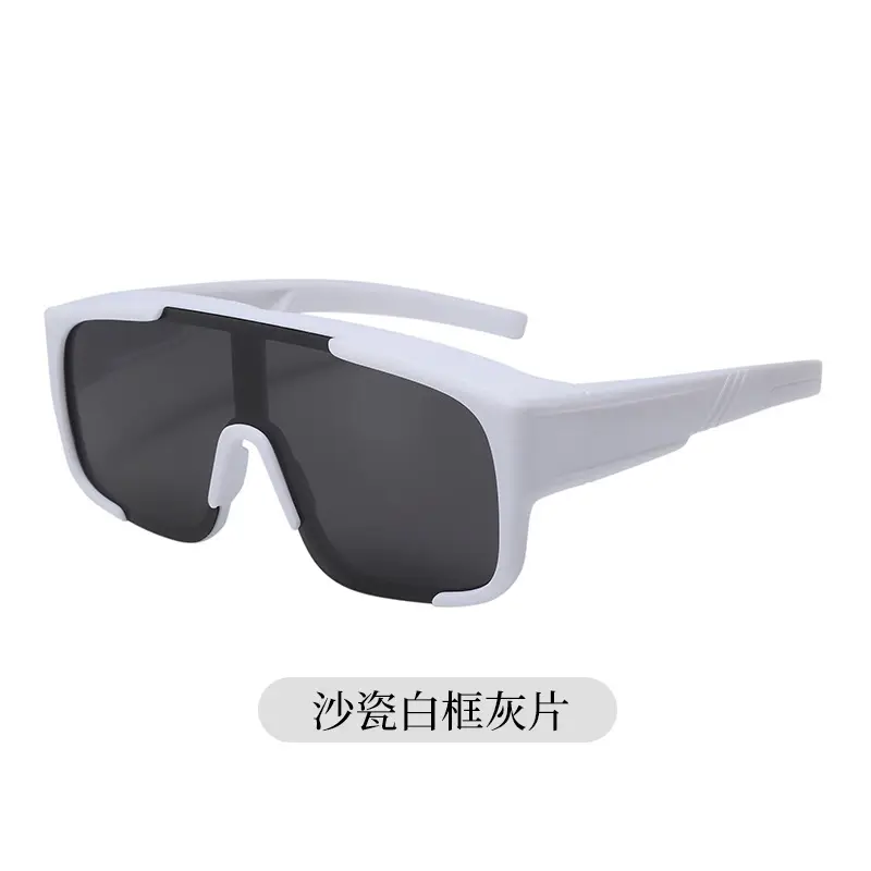 Ultra-Light Polarized Sunglasses for Women - Image 3