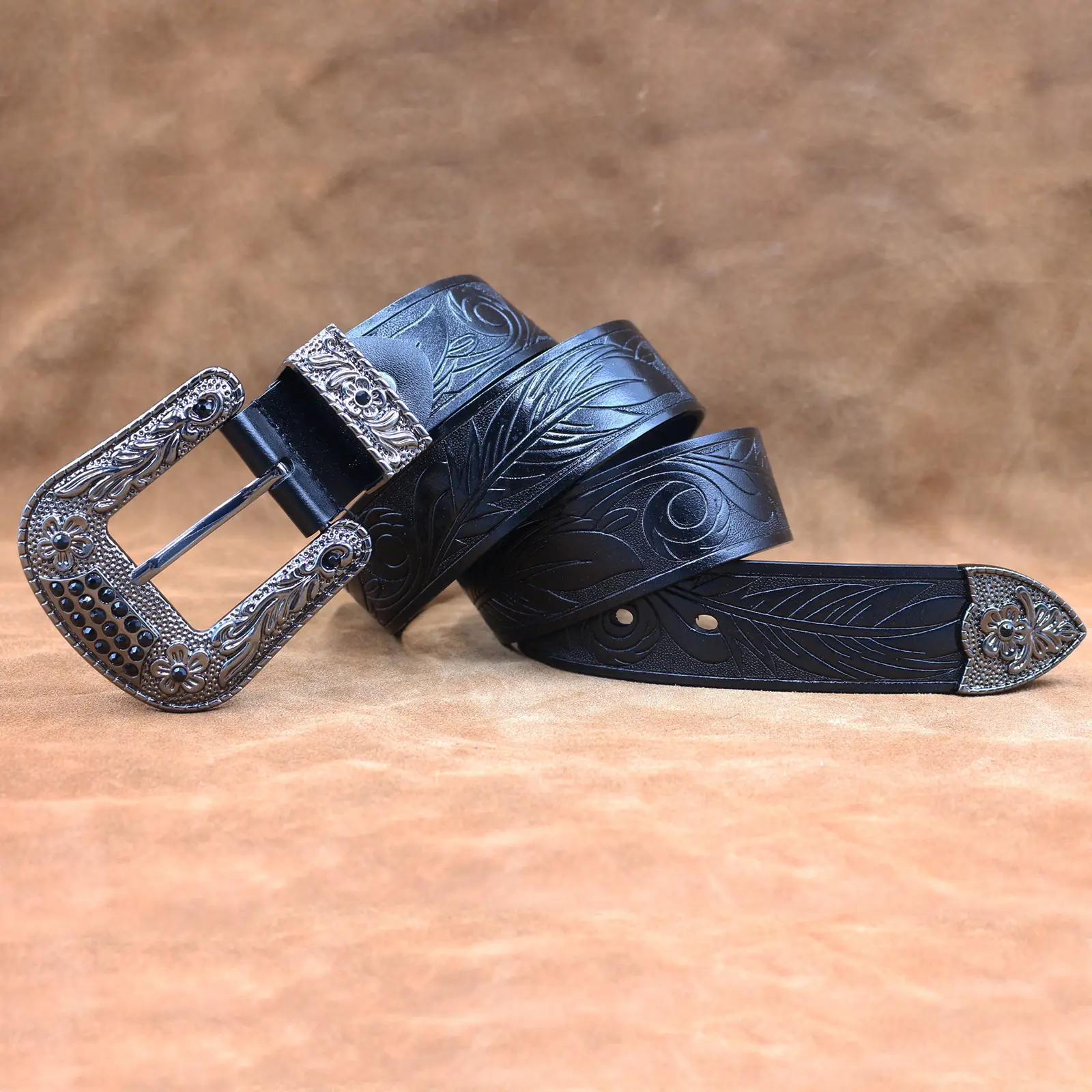 New Style Western Buckle Belt with Red Stones — feature 13