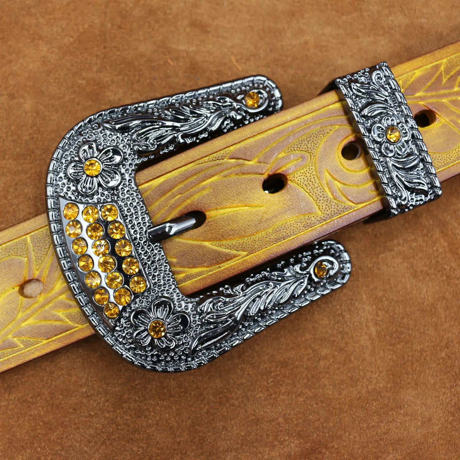 New Style Western Buckle Belt with Red Stones — feature 4