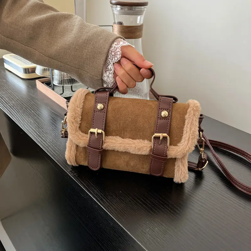 2025 Plush Shoulder Bag Pink Square Design - Image 3