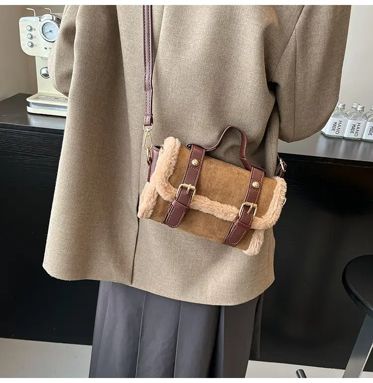 2025 Plush Shoulder Bag Pink Square Design — feature 14