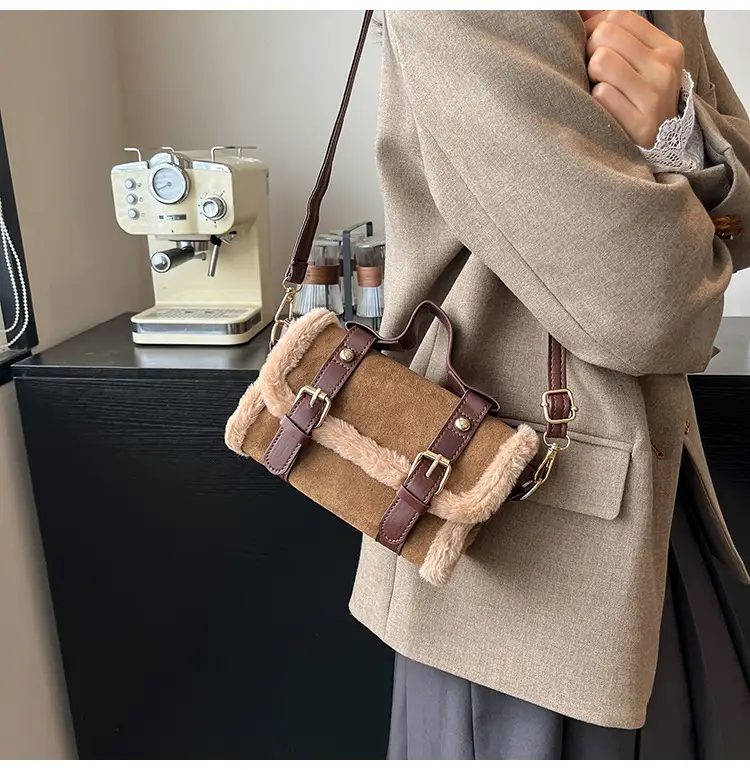 2025 Plush Shoulder Bag Pink Square Design — feature 15