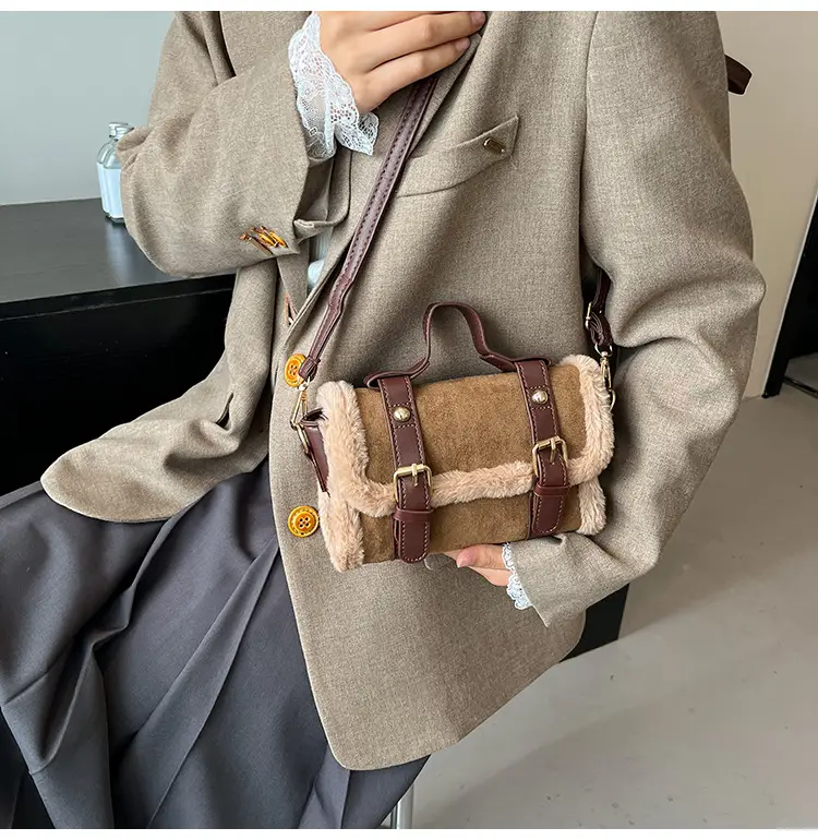 2025 Plush Shoulder Bag Pink Square Design — feature 16