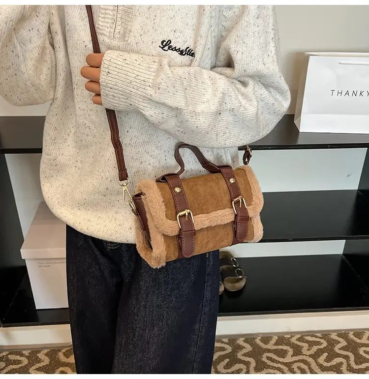2025 Plush Shoulder Bag Pink Square Design — feature 21
