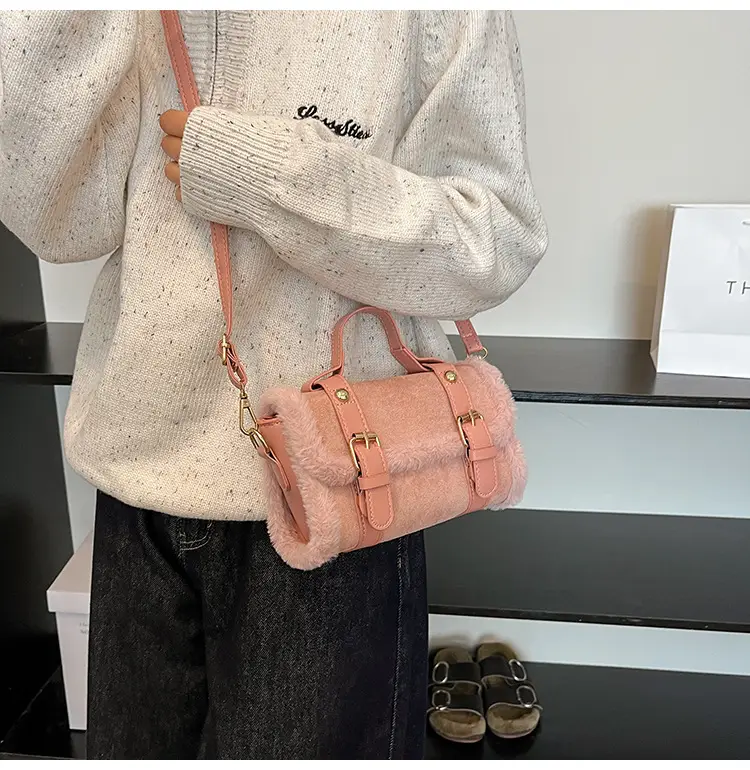 2025 Plush Shoulder Bag Pink Square Design — feature 28