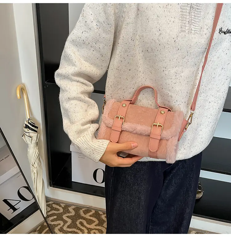 2025 Plush Shoulder Bag Pink Square Design — feature 29
