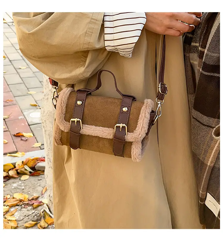 2025 Plush Shoulder Bag Pink Square Design — feature 3