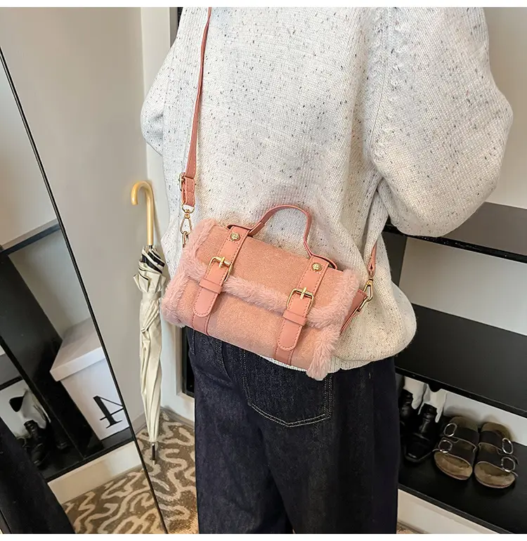 2025 Plush Shoulder Bag Pink Square Design — feature 32