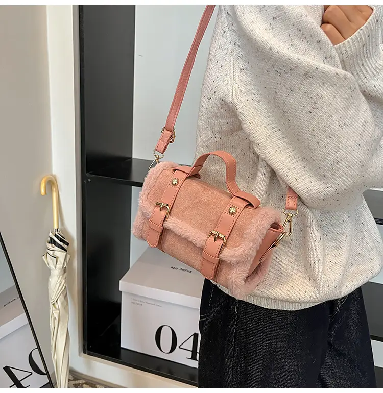 2025 Plush Shoulder Bag Pink Square Design — feature 34