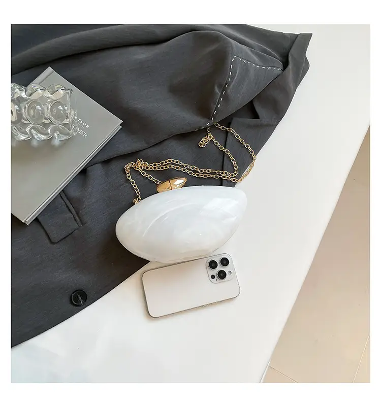 Golden Glass Crossbody Bag for Women Elegant Evening Accessory — feature 2
