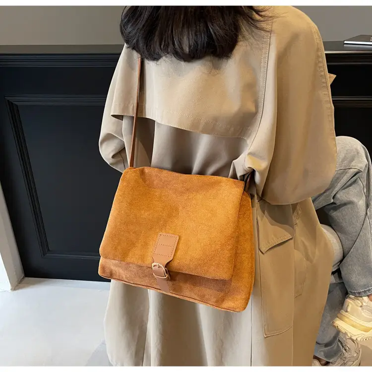 2024 Women's Retro Frosted Shoulder Bag Brown — feature 17