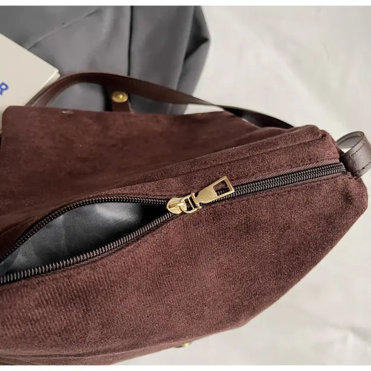 2024 Women's Retro Frosted Shoulder Bag Brown — feature 28