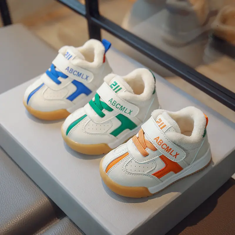 Baby Toddler Shoes Boys and Girls Autumn and Winter New Soft Bottom Leather 1-3-4 Years Old and a Half Baby fleece-lined Non-slip Cotton Shoes Trendy
