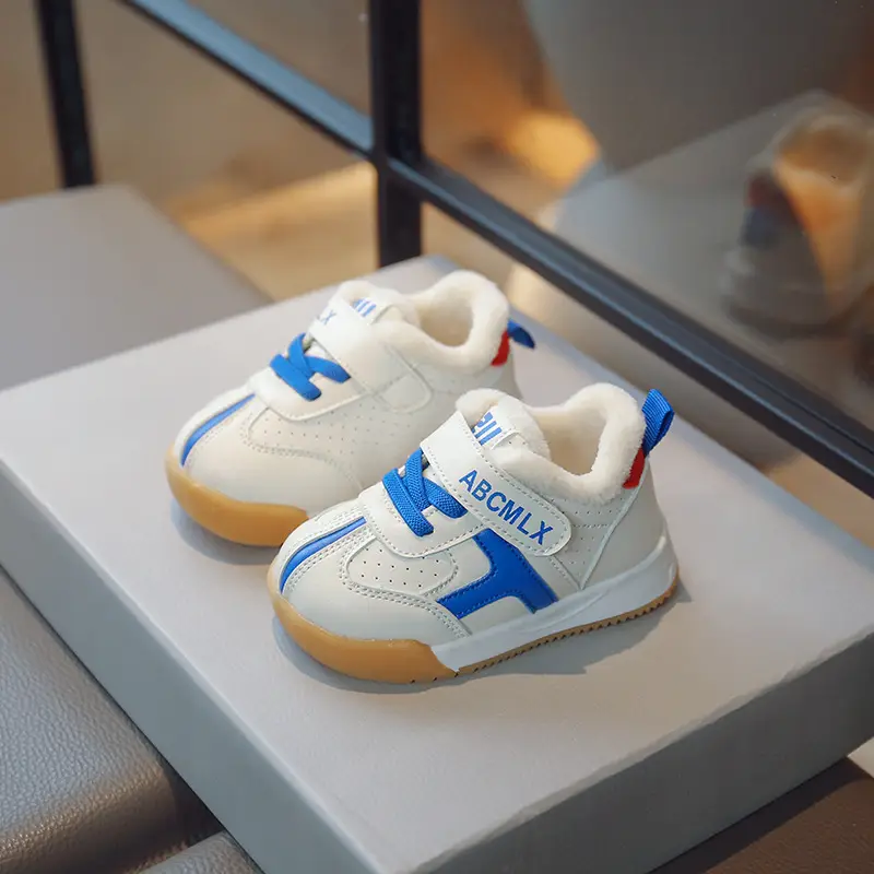 Baby Toddler Shoes Boys and Girls Autumn and Winter New Soft Bottom Leather 1-3-4 Years Old and a Half Baby fleece-lined Non-slip Cotton Shoes Trendy