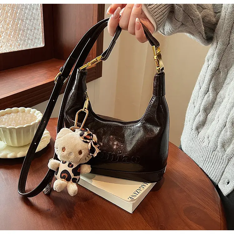 Red Shoulder Crossbody Bag Women 2024 — feature 17