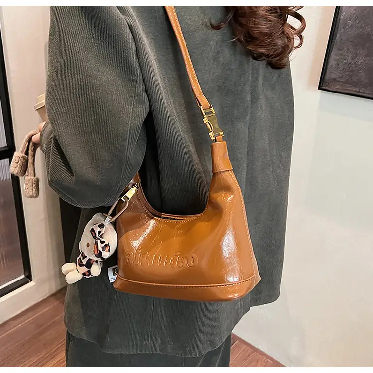 Red Shoulder Crossbody Bag Women 2024 — feature 33