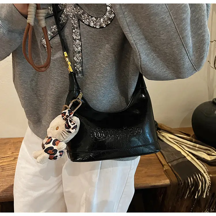 Red Shoulder Crossbody Bag Women 2024 — feature 37
