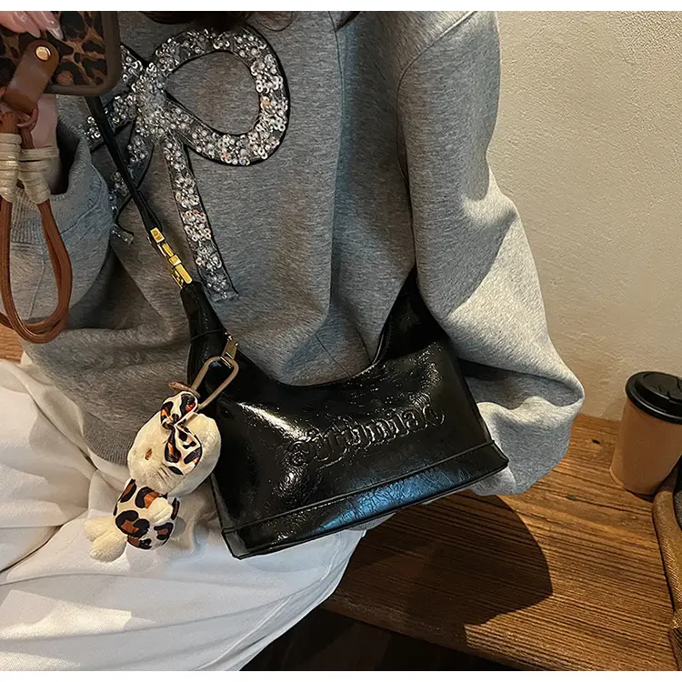 Red Shoulder Crossbody Bag Women 2024 — feature 39
