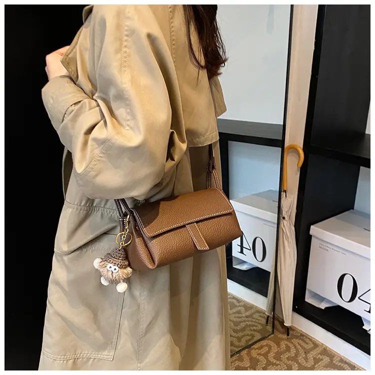 Brown Leather Shoulder Bag for Women 2024 — feature 11