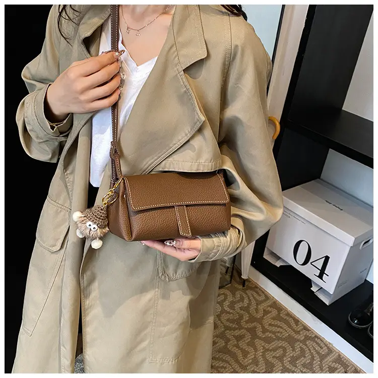 Brown Leather Shoulder Bag for Women 2024 — feature 9