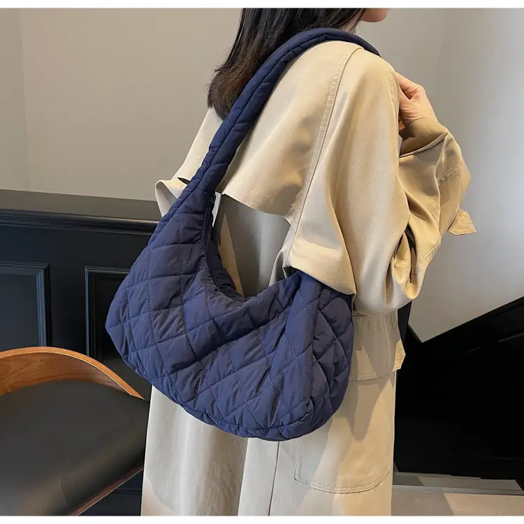 Nylon Quilted Clouds Bag Large Capacity Women — feature 1