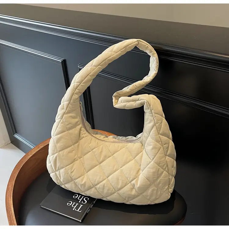 Nylon Quilted Clouds Bag Large Capacity Women — feature 15