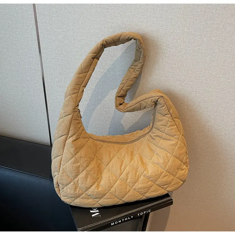 Nylon Quilted Clouds Bag Large Capacity Women — feature 17