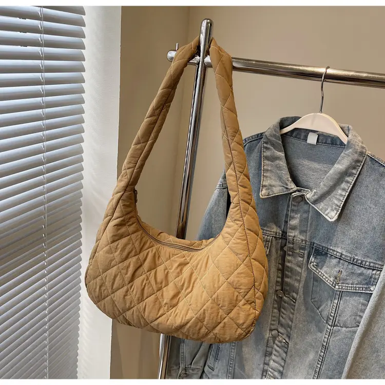 Nylon Quilted Clouds Bag Large Capacity Women — feature 36