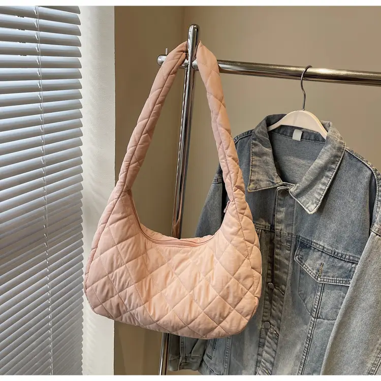 Nylon Quilted Clouds Bag Large Capacity Women — feature 38