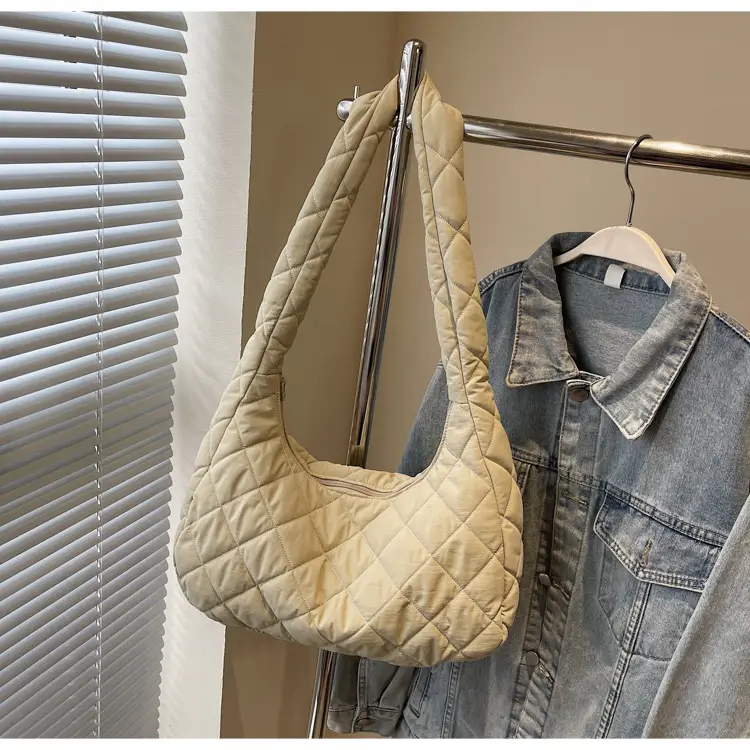 Nylon Quilted Clouds Bag Large Capacity Women — feature 39