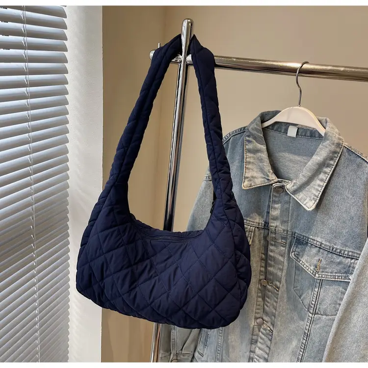 Nylon Quilted Clouds Bag Large Capacity Women — feature 40