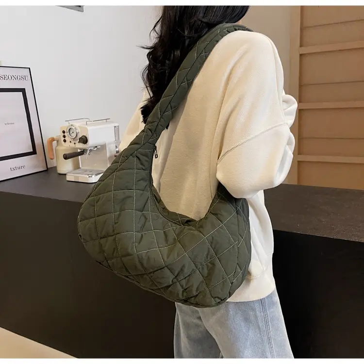 Nylon Quilted Clouds Bag Large Capacity Women — feature 49
