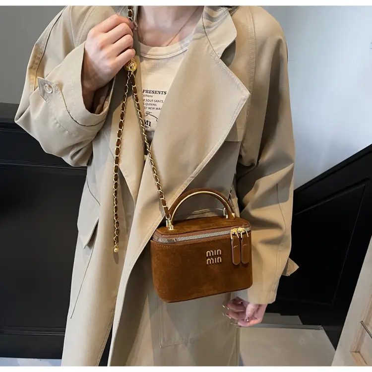 Women's Retro Frosted Chain Bucket Bag Brown — feature 16