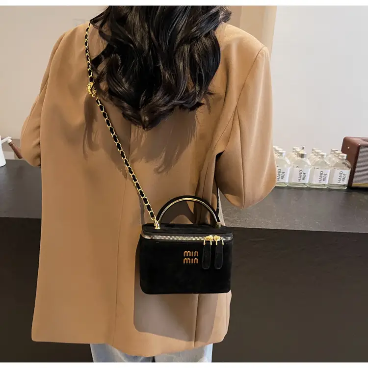 Women's Retro Frosted Chain Bucket Bag Brown — feature 20