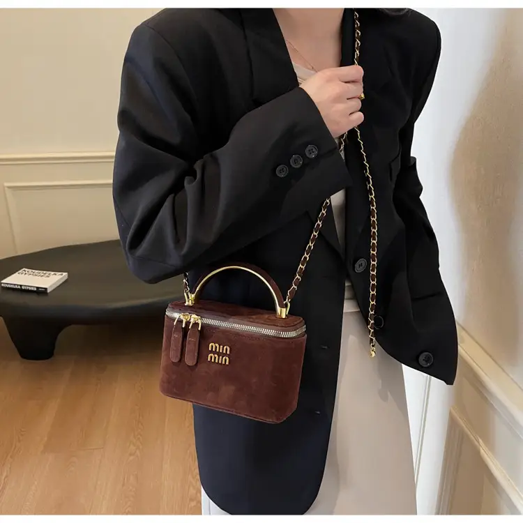 Women's Retro Frosted Chain Bucket Bag Brown — feature 26