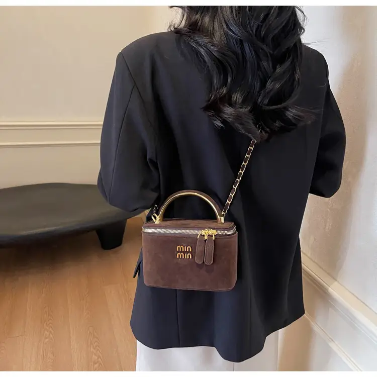 Women's Retro Frosted Chain Bucket Bag Brown — feature 28