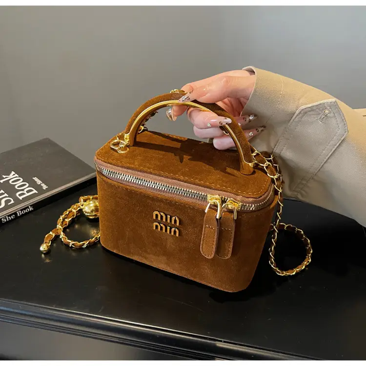 Women's Retro Frosted Chain Bucket Bag Brown — feature 34