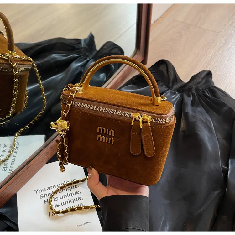 Women's Retro Frosted Chain Bucket Bag Brown — feature 36