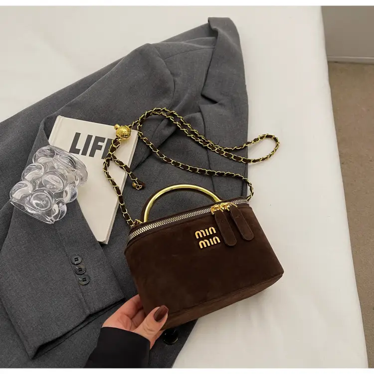 Women's Retro Frosted Chain Bucket Bag Brown — feature 42
