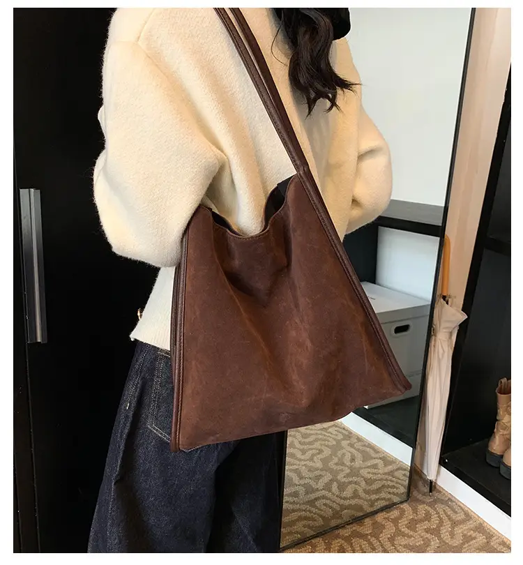 Women's Large Capacity Suede Shoulder Bag Brown — feature 2
