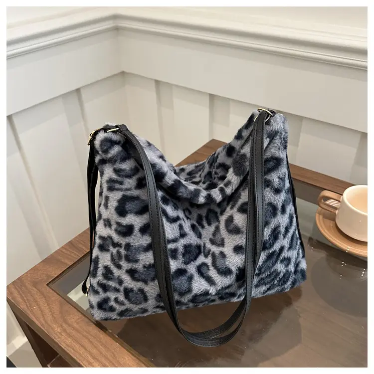Leopard Print Plush Tote Bag for Women - Image 4