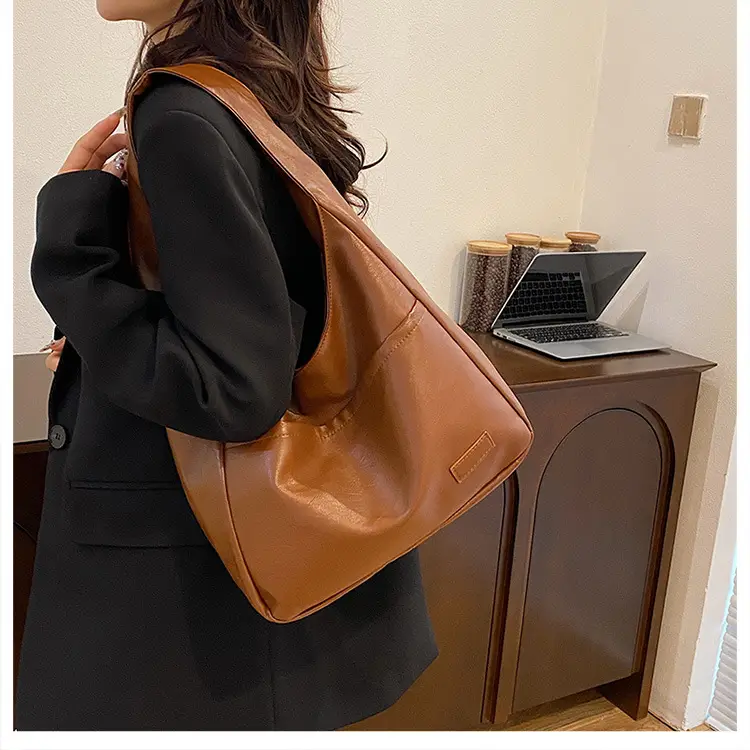 Women's Retro Brown Shoulder Bag Large Capacity 2024 — feature 13