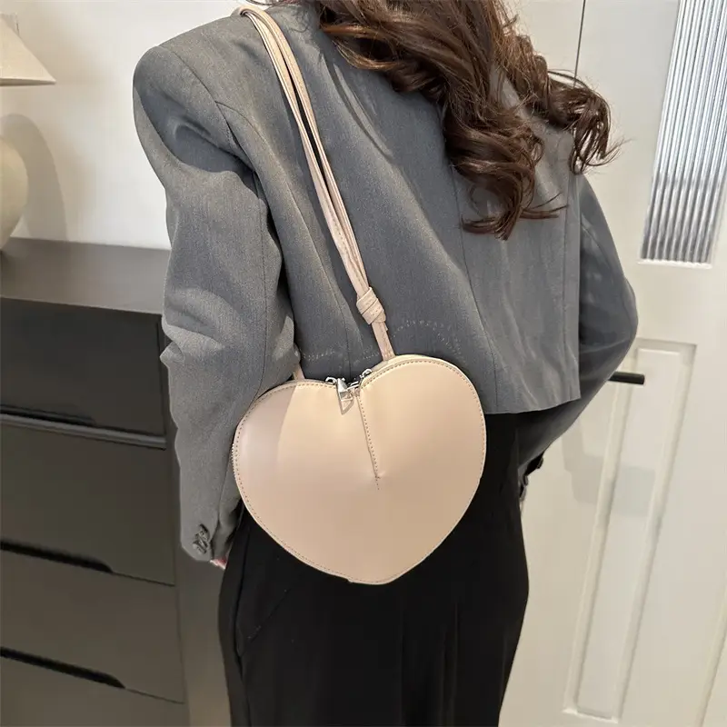 Pink Heart-Shaped Underarm Bag for Women - Image 10