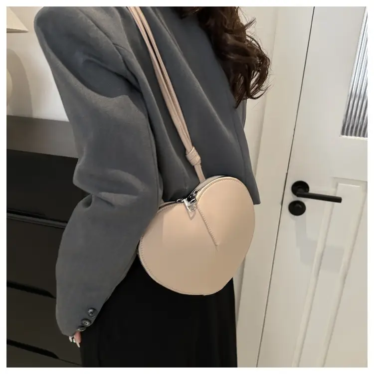 Pink Heart-Shaped Underarm Bag for Women — feature 17