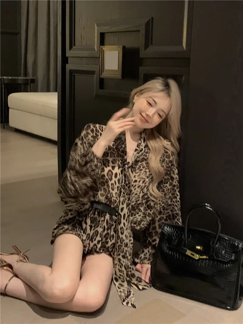 Leopard Print Long Sleeve V-Neck T-Shirt Women — feature 12