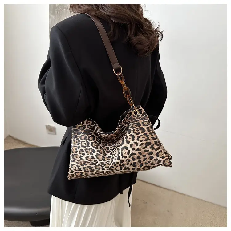 Leopard Print Large Cap Bag Women 2024 Winter — feature 10