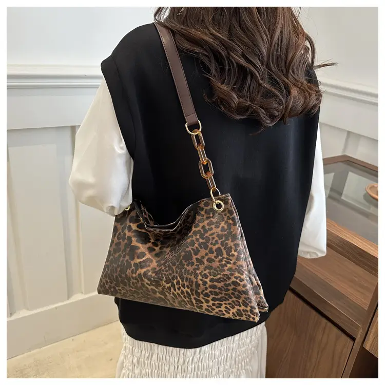 Leopard Print Large Cap Bag Women 2024 Winter — feature 14